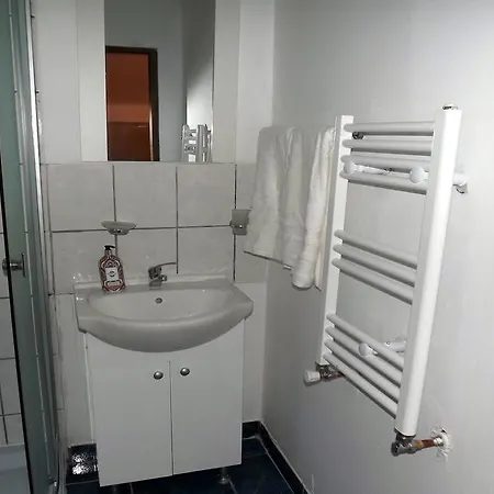 Realtrust Apartment *
